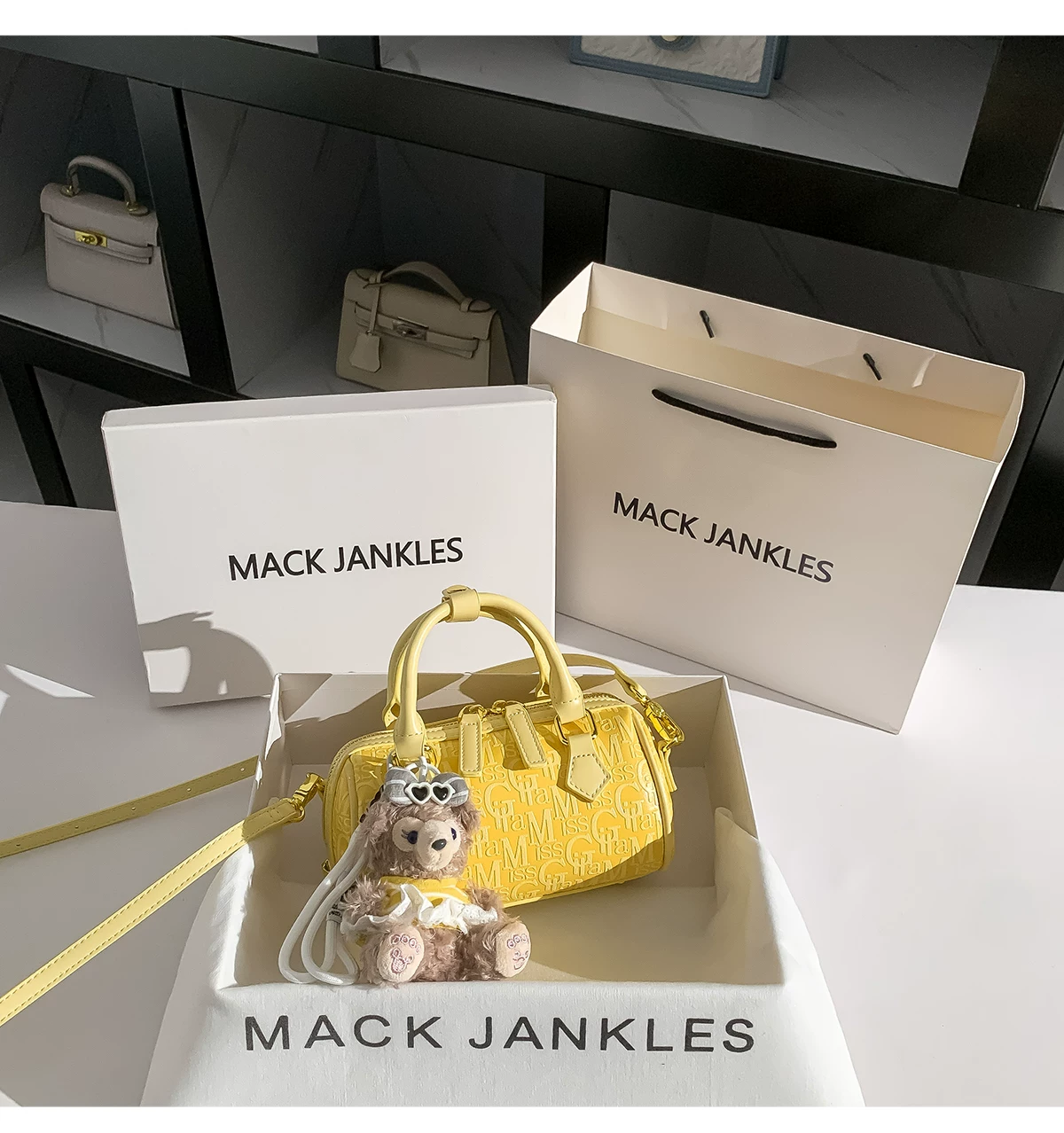 Luxury Bags Yellow - حقيبة أنيقة صفراء بتصميم برميلي منقوش