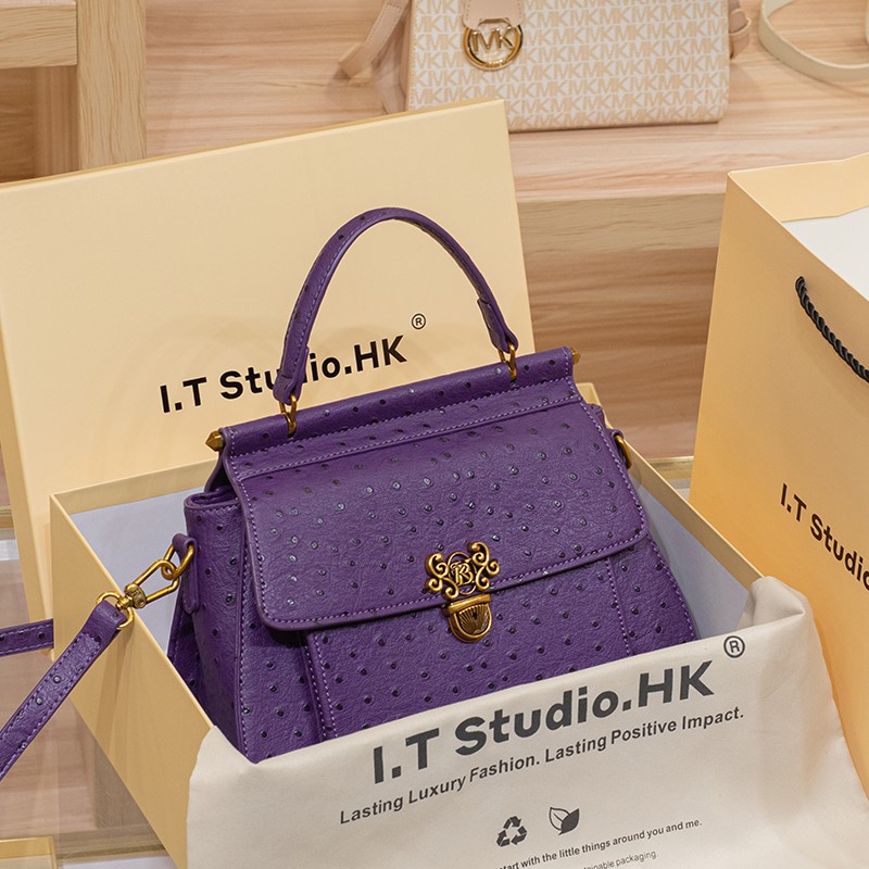 Luxury Bags Trend 2025 - حقيبة يد نسائية سعة كبيرة 2025