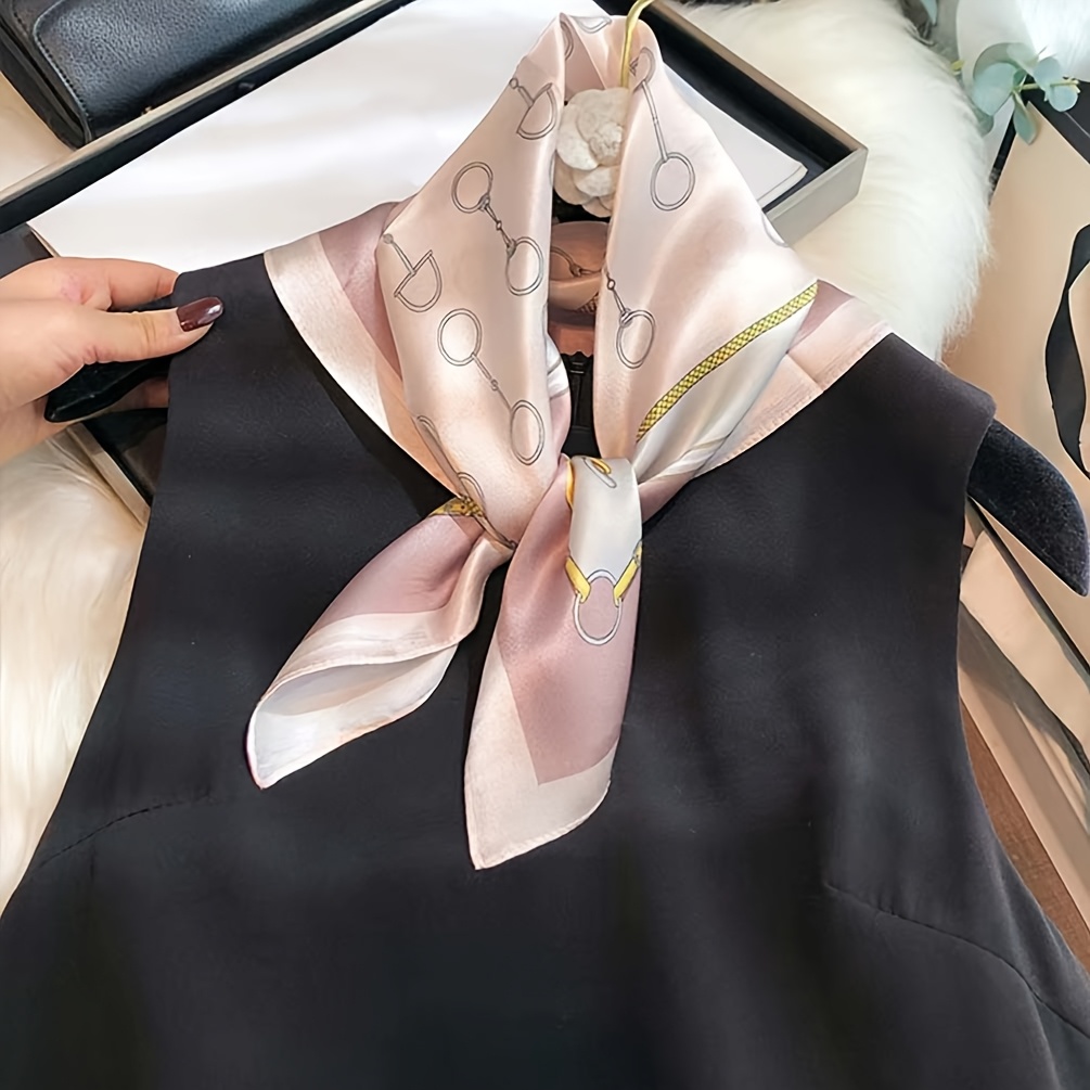 Discount Luxury Bags - وشاح مربع فاخر من الحرير الخالص