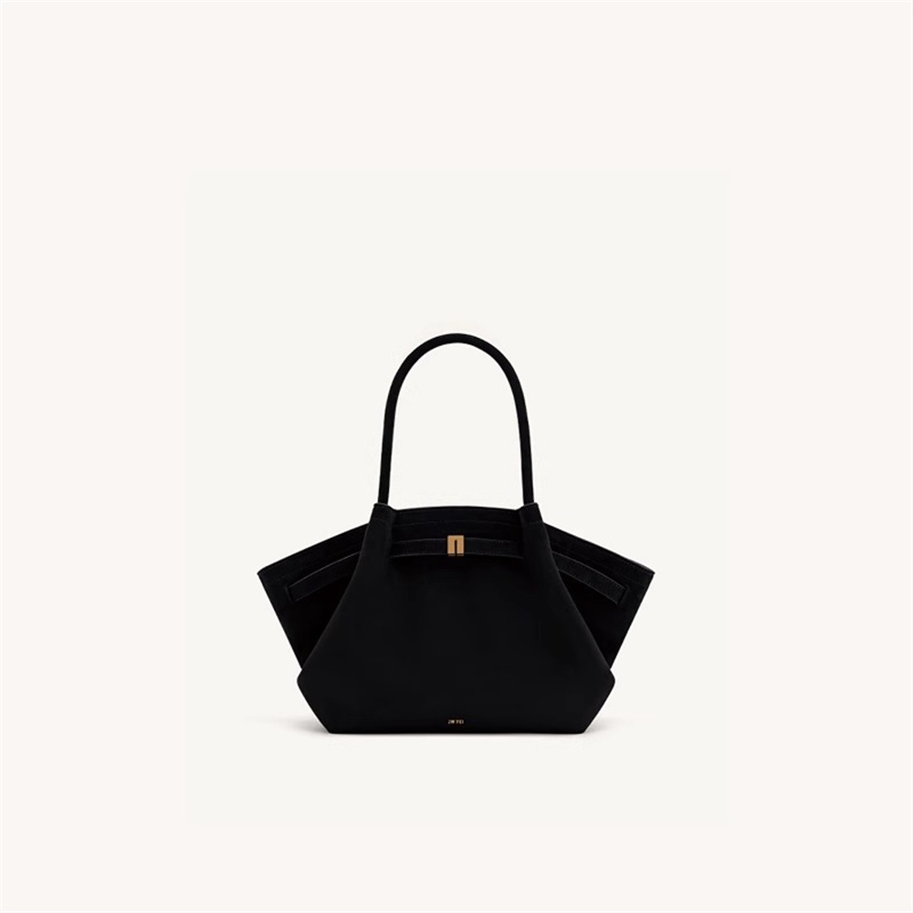 Luxury Bags To Sell - حقيبة دامبلنج من JW PEI الأكثر