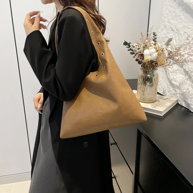 حقائب كتف نسائية متعددة الاستخ - مراجعة Luxury Bags Trend 2025 وسعره