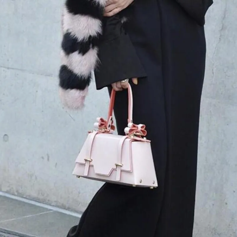 حقيبة نسائية فاخرة بتصميم كلاس - مراجعة Luxury Bags In Japan وسعره