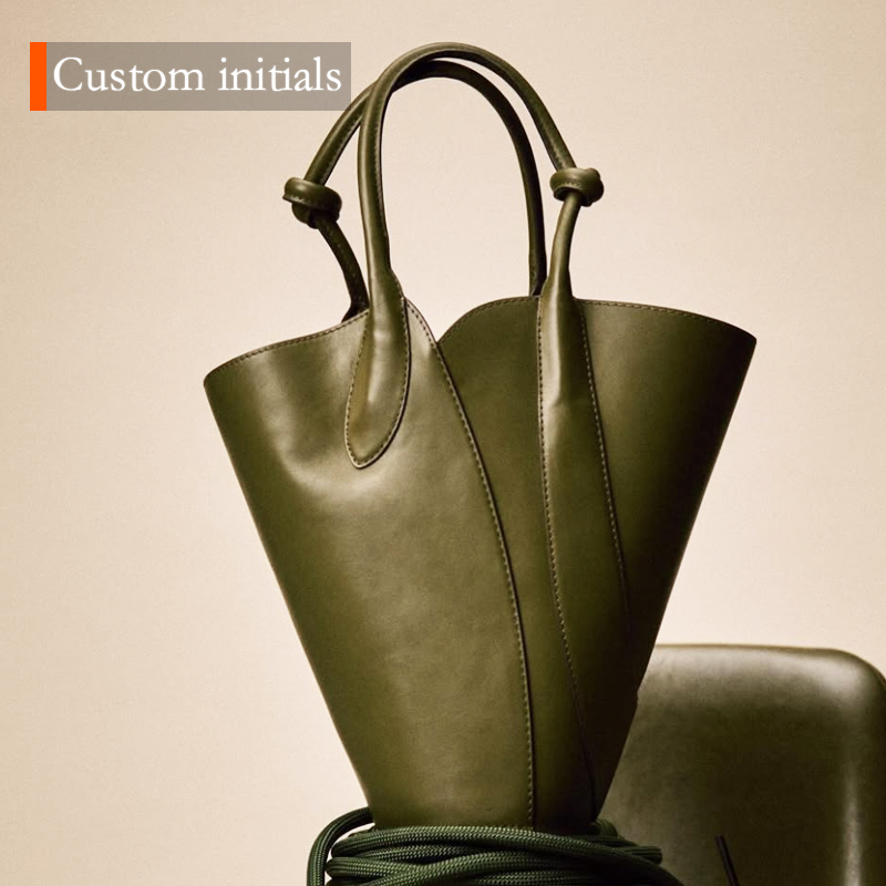 اسم مخصص الأحرف الأولى دلو حقا - مراجعة Luxury Bags Trend 2025 وسعره