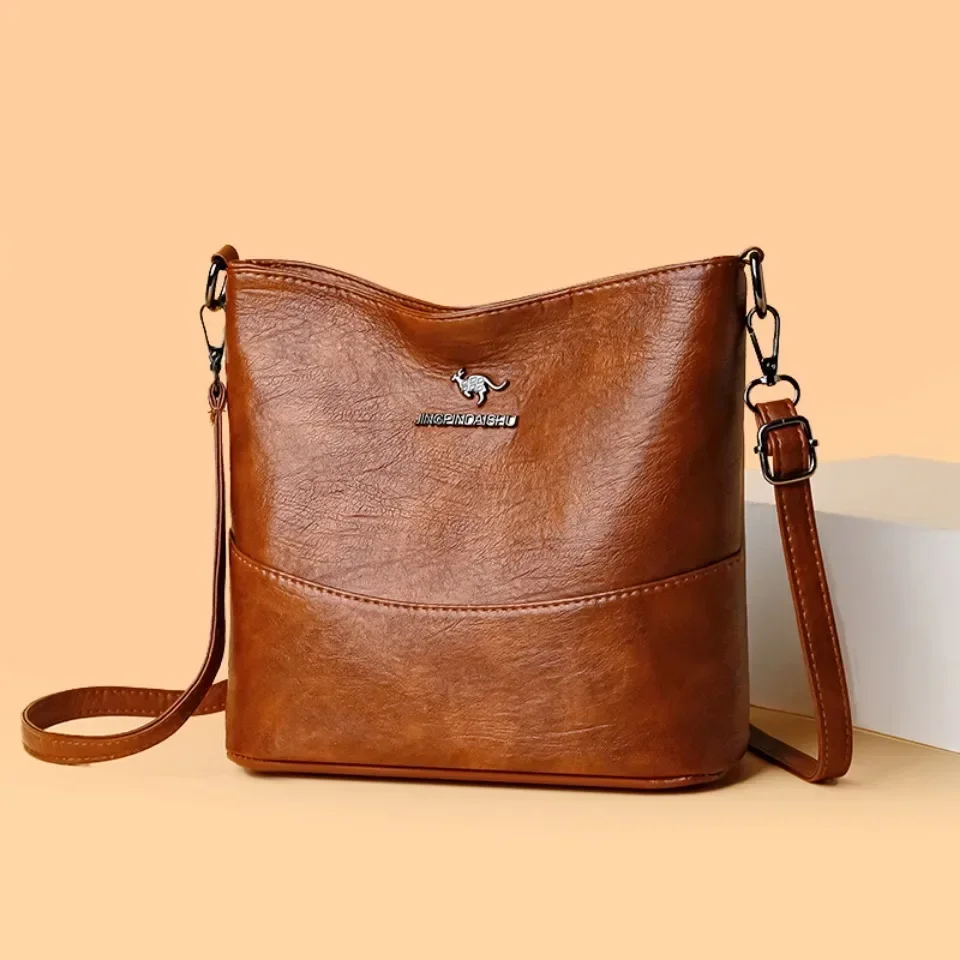 حقيبة كروس ناعمة من جلد البولي - مراجعة Luxury Bags In Japan وسعره