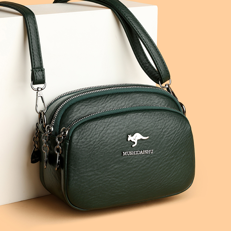 حقيبة كتف نسائية من الجلد الصن - مراجعة Luxury Bags News وسعره