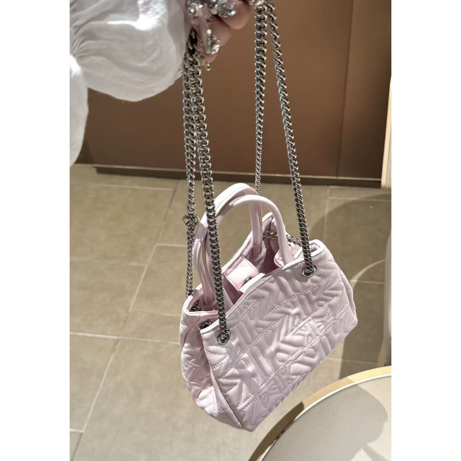 حقيبة كابا الفاخرة الخفيفة الأ - مراجعة Luxury Bags News وسعره