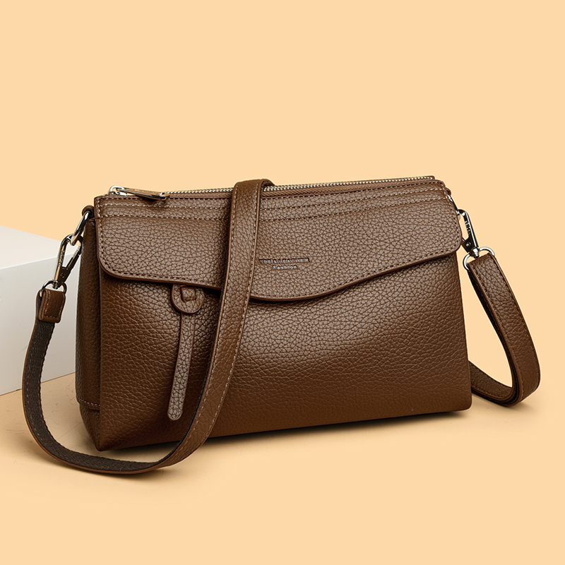 حقائب كتف نسائية صغيرة ذات لون - مراجعة Luxury Bags News وسعره