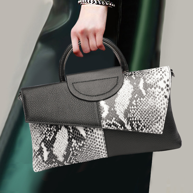 حقيبة يد أنيقة وعملية بتصميم أ - مراجعة Luxury Bags News وسعره