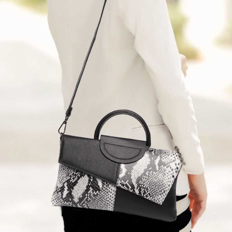 حقيبة يد أنيقة وعملية بتصميم أ - مراجعة Luxury Bags News وسعره