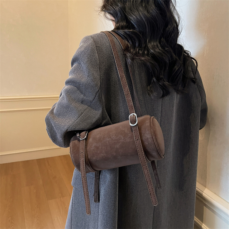 Leftside المرأة حقيبة كتف صغير - مراجعة Luxury Bags Trend 2025 وسعره