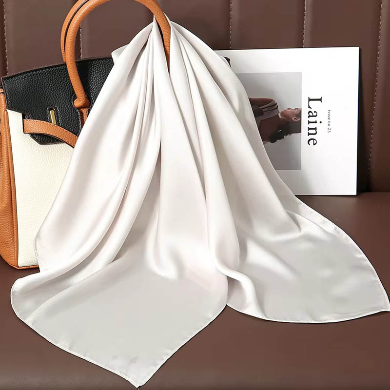 الفاخرة بلون الحرير وشاح مربع  - مراجعة Discount Luxury Bags وسعره