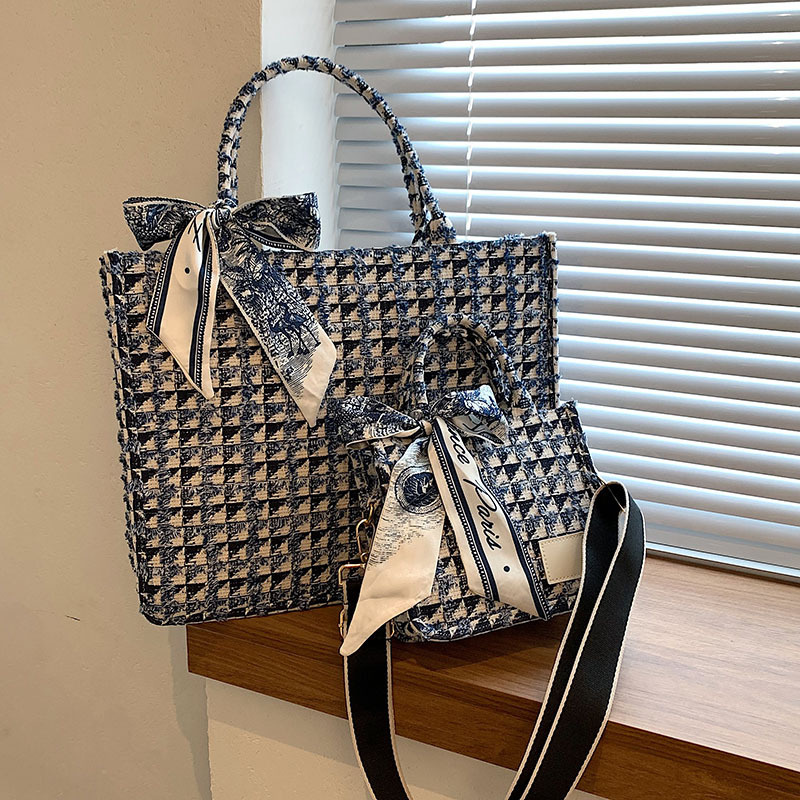حقائب اليد النسائية 2022 الاتج - مراجعة Luxury Bags News وسعره