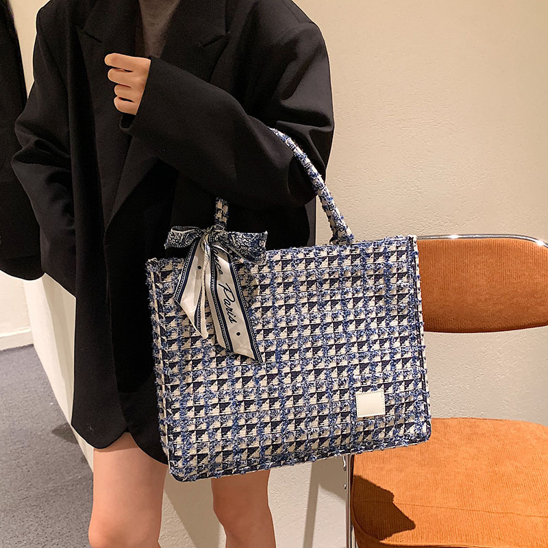 حقائب اليد النسائية 2022 الاتج - مراجعة Luxury Bags News وسعره