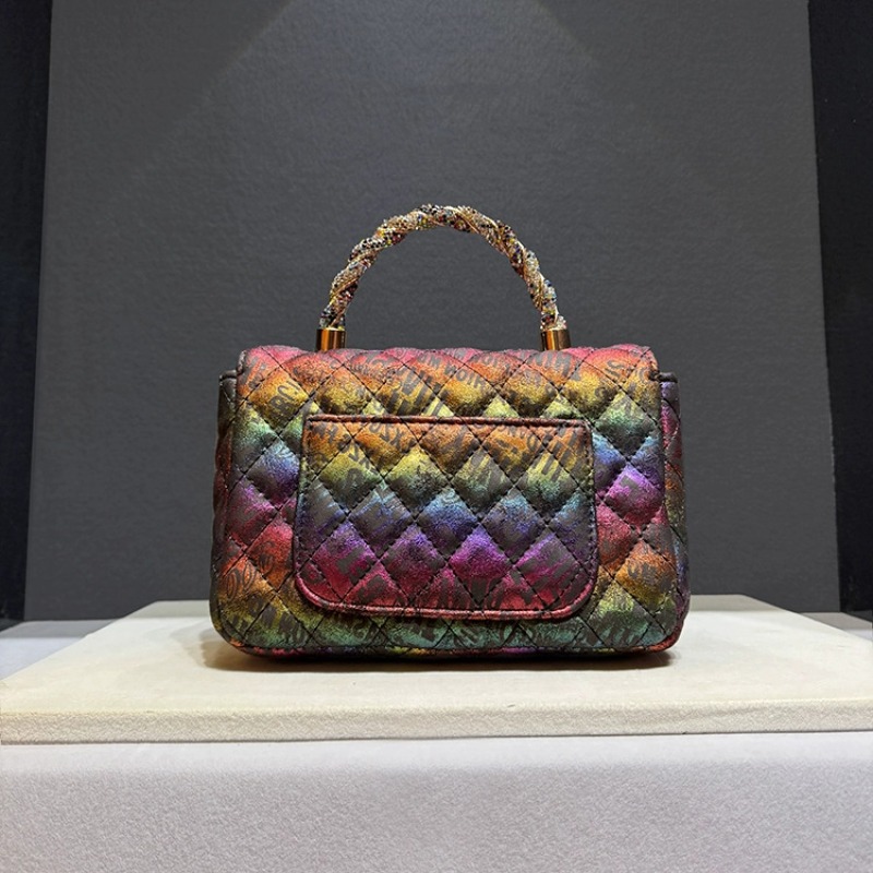 حقيبة يد نسائية فاخرة بتصميم ر - مراجعة Luxury Bags Trend 2025 وسعره