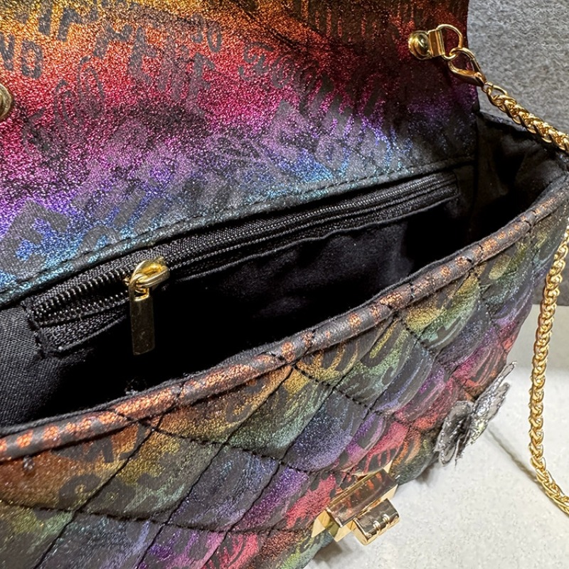حقيبة يد نسائية فاخرة بتصميم ر - مراجعة Luxury Bags Trend 2025 وسعره