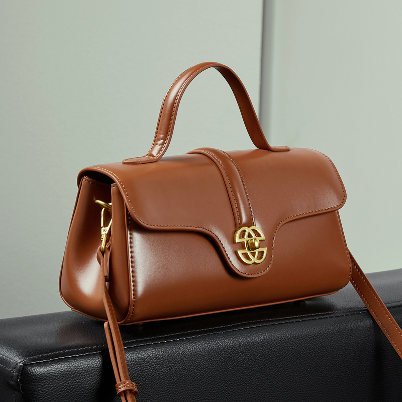 حقيبة نسائية فاخرة مصممة 2026  - مراجعة Luxury Bags News وسعره