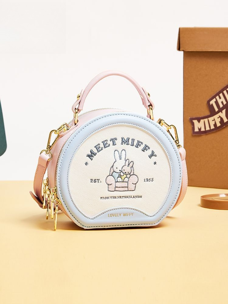 حقيبة نسائية جديدة بتصميم أنمي - مراجعة Luxury Bags In Japan وسعره