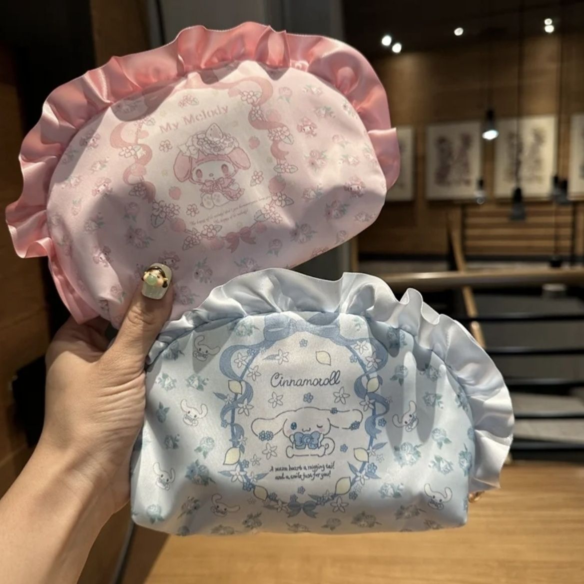 حقيبة مستحضرات تجميل جديدة من  - مراجعة Luxury Bags In Japan وسعره