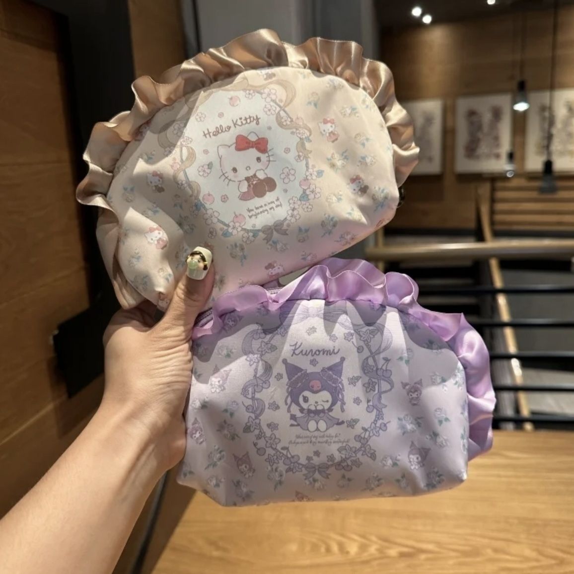 حقيبة مستحضرات تجميل جديدة من  - مراجعة Luxury Bags In Japan وسعره